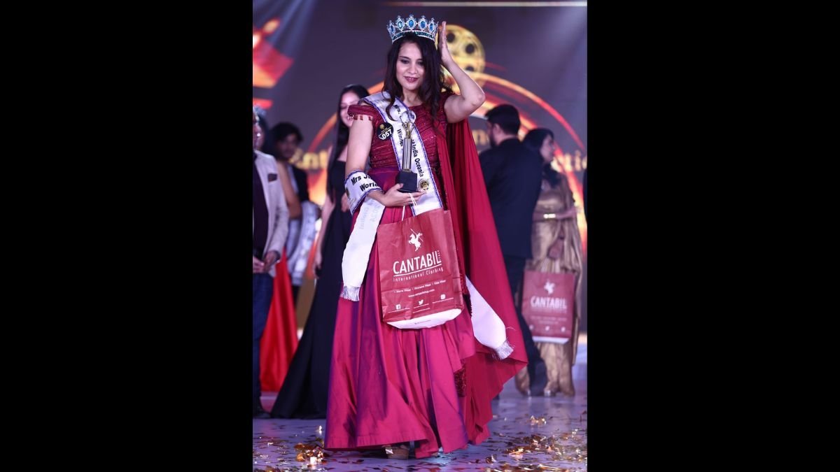 Neha Chaturvedi Won the prestigious title of Mrs. Global World India Oceania 2024 - PNN Digital