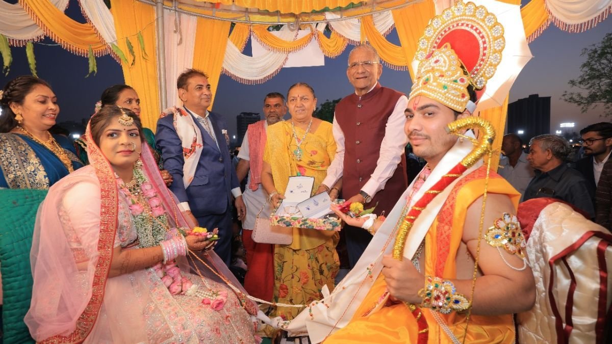 To commemorate Shri Ram Mandir Pran Pratistha Mahotsav SRKKF organizes Ramayana themed mass marriage of 84 couples in Surat - PNN Digital