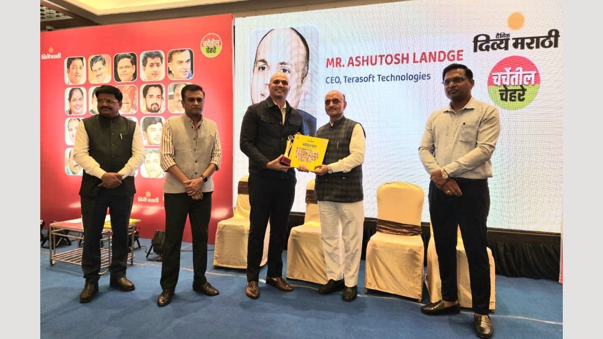 Ashutosh Landge (Kashyap) Awarded by Bhaskar Group's Divya Marathi, Presented by State Union Minister Dr. Bhagwat Karad - PNN Digital