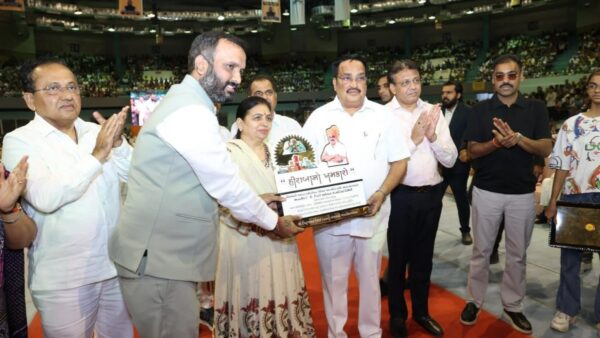 Union Minister C. R. Patil’s Birthday Marked by Mega Social Service Drive: 5,100 Girls Receive Educational Aid in Surat