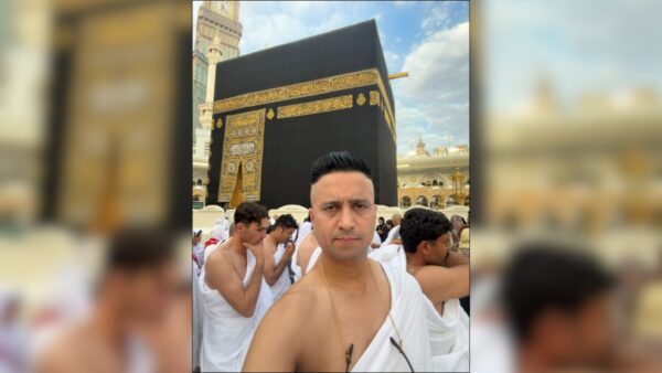 Bollywood influencer Faizan Ansari Performs Umrah at Saudi Arabia